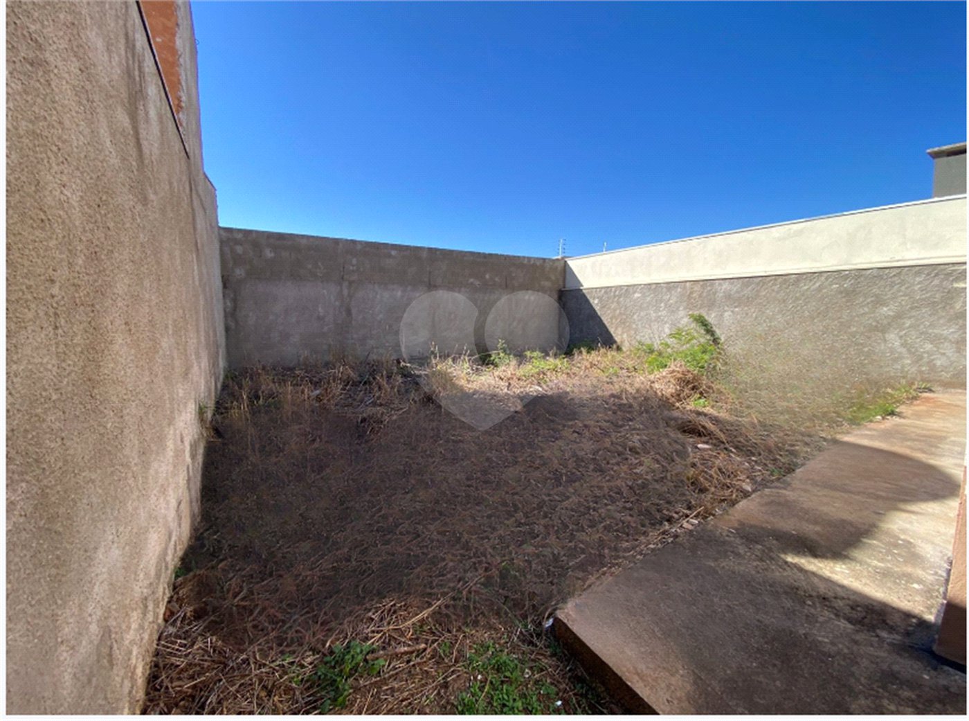 Casa à venda com 3 quartos, sendo 1 suíte, em Jardim Primavera I, Ponta Porã, MS