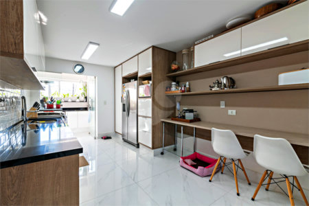Apartamento à venda com 3 quartos, sendo 1 suíte, em Alto da Boa Vista, São Paulo, SP