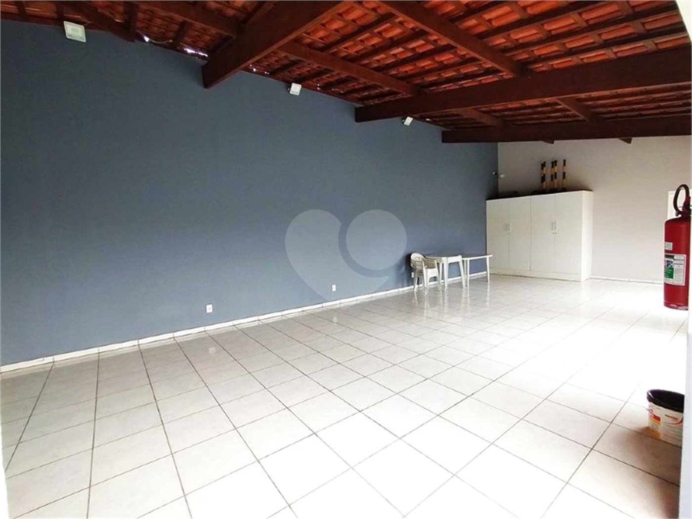 Casa à venda com 3 quartos, sendo 1 suíte, no condomínio Rio das Pedras, Salto - SP