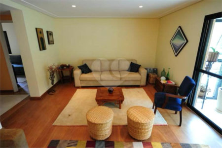Apartamento à venda ou para alugar com 3 quartos, sendo 2 suítes, em Jardim Morumbi, São Paulo, SP