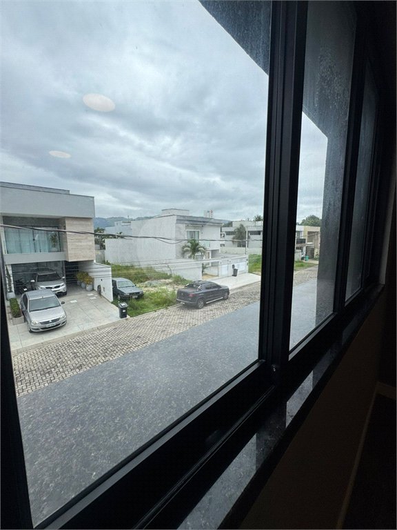 Casa à venda com 5 quartos, sendo 4 suítes, no condomínio Grand Park, Rio de Janeiro - RJ