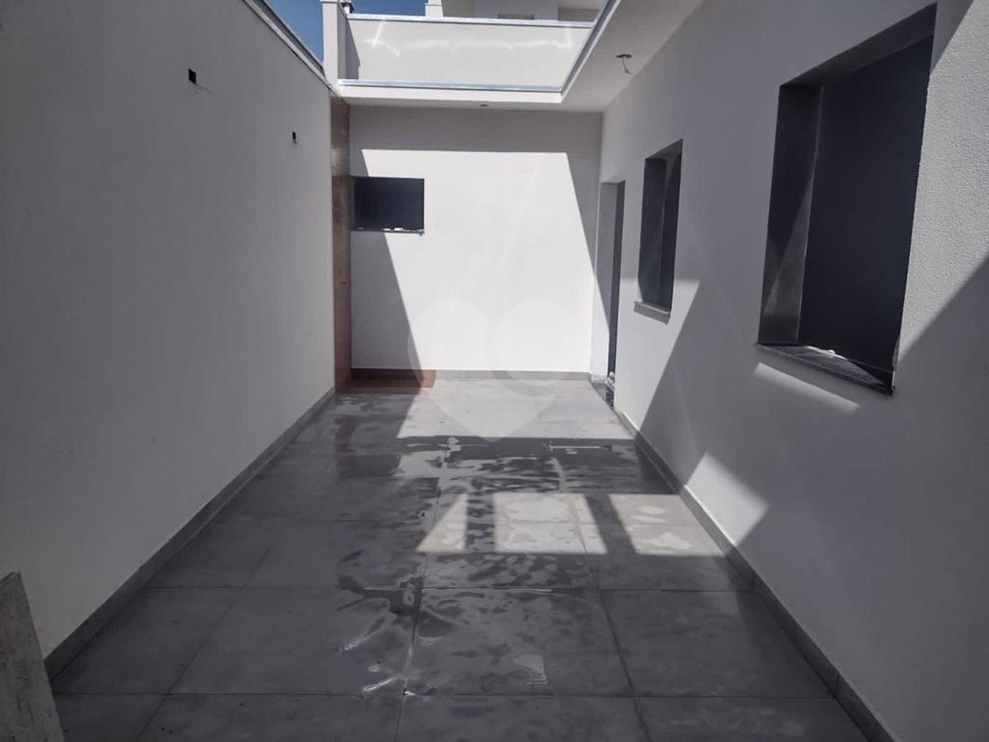 Casa à venda com 3 quartos, sendo 1 suíte, no condomínio Village Moutonnée, Salto - SP