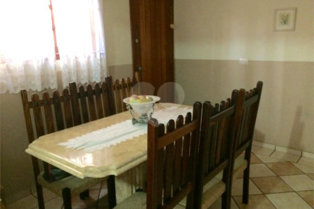 Sobrado à venda com 4 quartos, sendo 1 suíte, em Jardim Pinheiros, São Paulo, SP