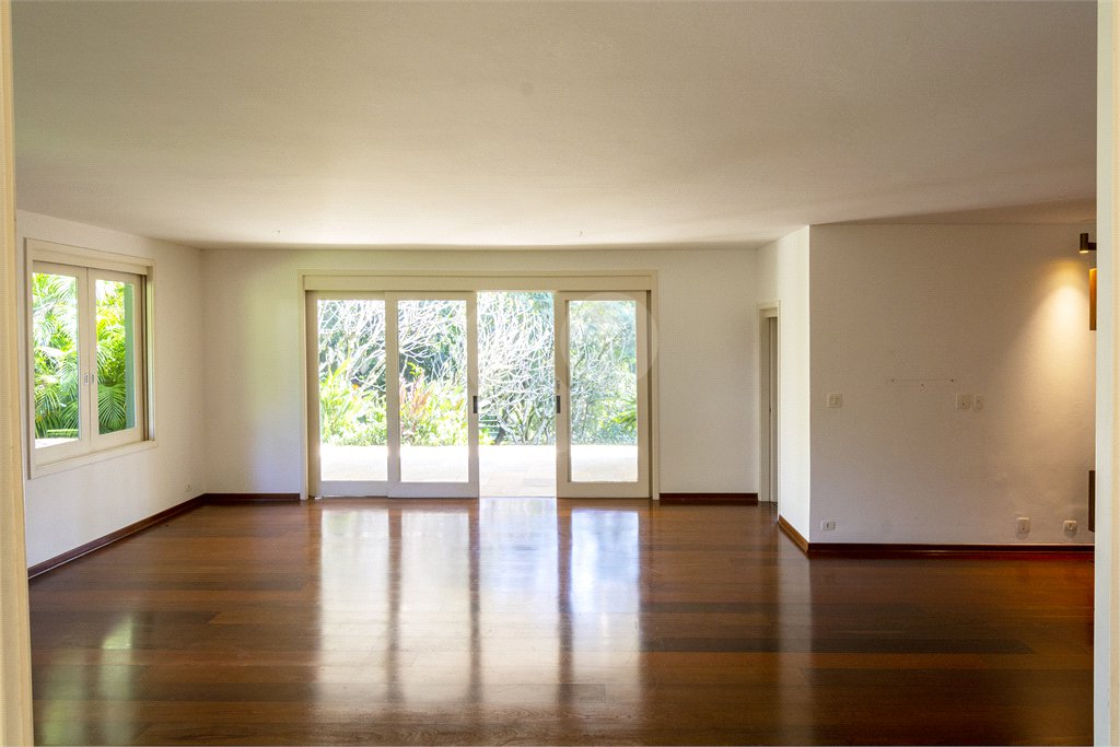 Casa à venda com 4 suítes no condomínio Chácara Flora, São Paulo - SP