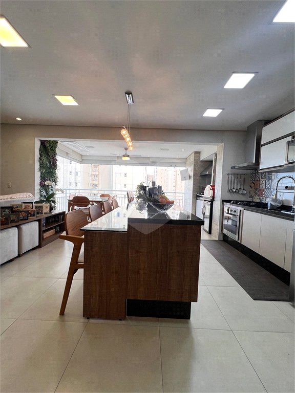 Apartamento à venda com 3 quartos, sendo 1 suíte,  em Vila Suissa, Mogi das Cruzes, SP