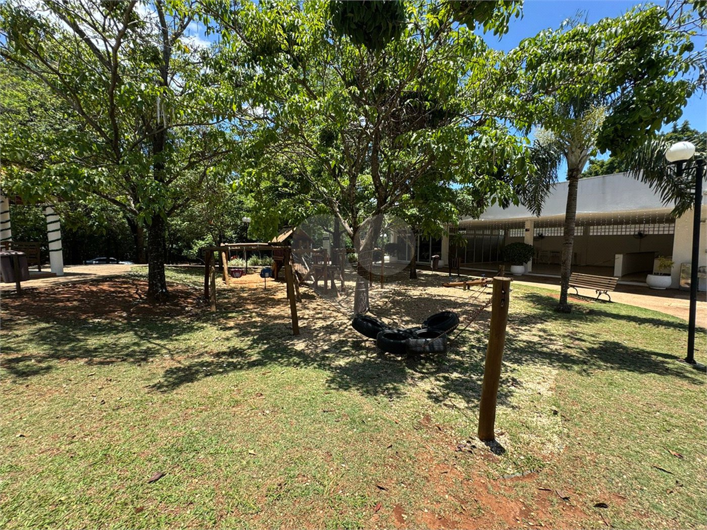 Casa à venda ou para alugar com 2 suítes no condomínio Villa do Bosque, Sorocaba - SP