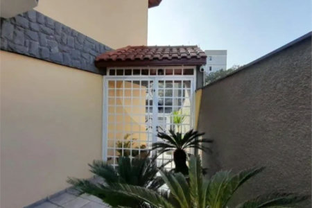 Casa à venda com 3 quartos, sendo 1 suíte, em Jardim Pinheiros, São Paulo, SP