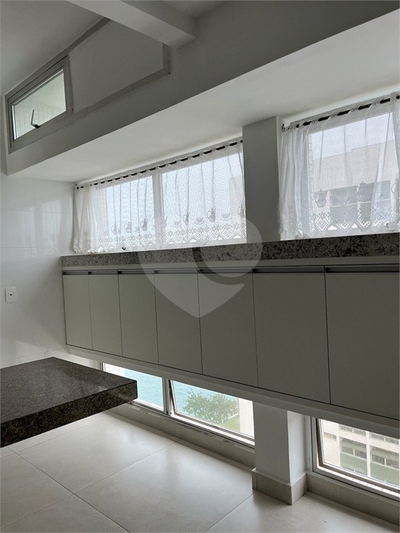 Apartamento à venda ou para alugar com 3 quartos, sendo 1 suíte, em Enseada, Guarujá, SP
