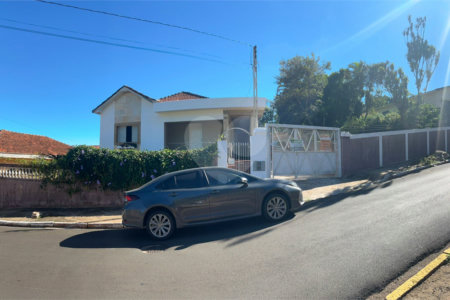 Casa para alugar com 6 quartos, sendo 3 suítes, no Centro, São Manuel, SP