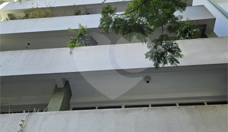 Apartamento à venda com 3 quartos, sendo 1 suíte, em Itaim Bibi, São Paulo, SP