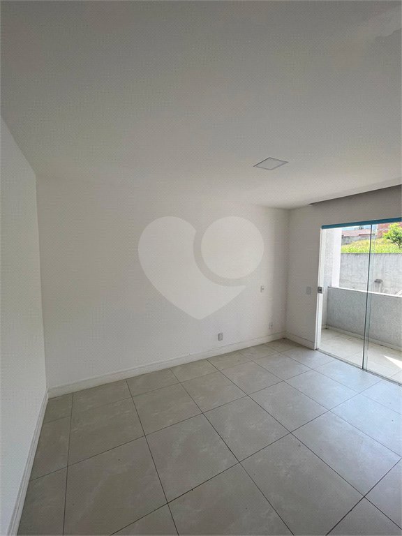Casa à venda com 3 quartos, sendo 1 suíte, no condomínio Residencial Green Ville, Rio de Janeiro - RJ