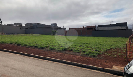 Terreno à venda no condomínio Residencial Golden Ville, Itapetininga - SP