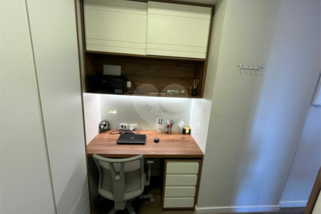 Apartamento à venda com 3 suítes em Campo Belo, São Paulo, SP