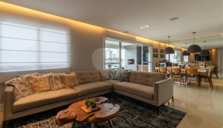 Apartamento à venda com 3 quartos, sendo 1 suíte, em Campo Belo, São Paulo, SP