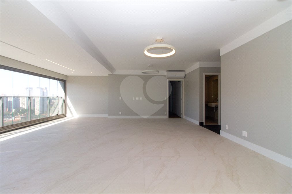 Apartamento à venda ou para alugar com 3 suítes em Jardim Morumbi, São Paulo, SP