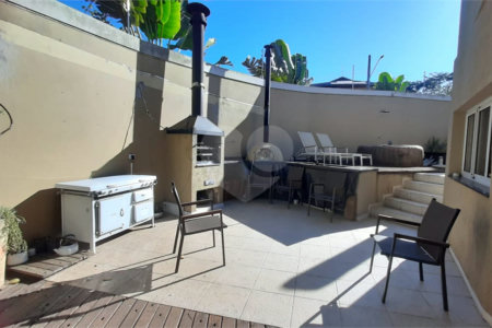 Casa à venda ou para alugar com 4 quartos, sendo 2 suítes, em City América, São Paulo, SP
