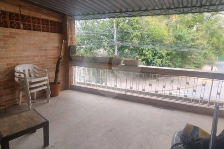 Sobrado à venda com 3 quartos em Jardim Líbano, São Paulo, SP