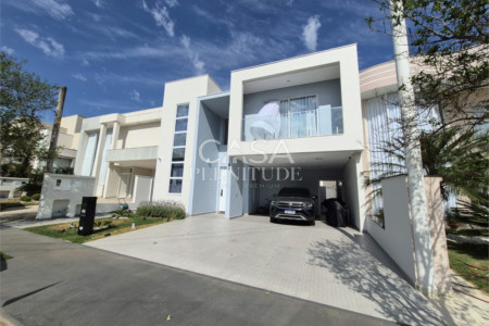 Casa em condomínio à venda com 4 quartos, sendo 3 suítes, em Iporanga, Sorocaba, SP