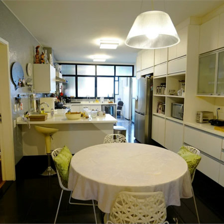 Apartamento à venda com 4 quartos, sendo 3 suítes, em Santo Amaro, São Paulo, SP