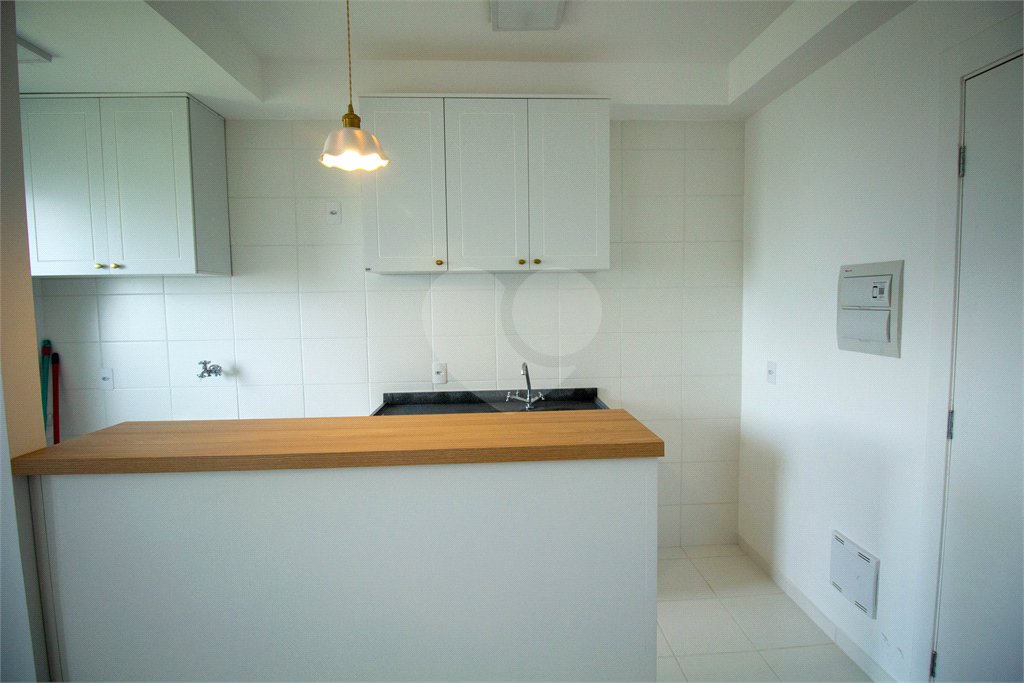 Apartamento para alugar com 2 quartos, sendo 1 suíte, em Chácaras Manão, Mairinque, SP