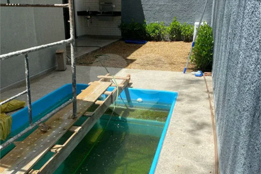 Casa à venda com 3 suítes em Chácara Roselândia, Cotia, SP