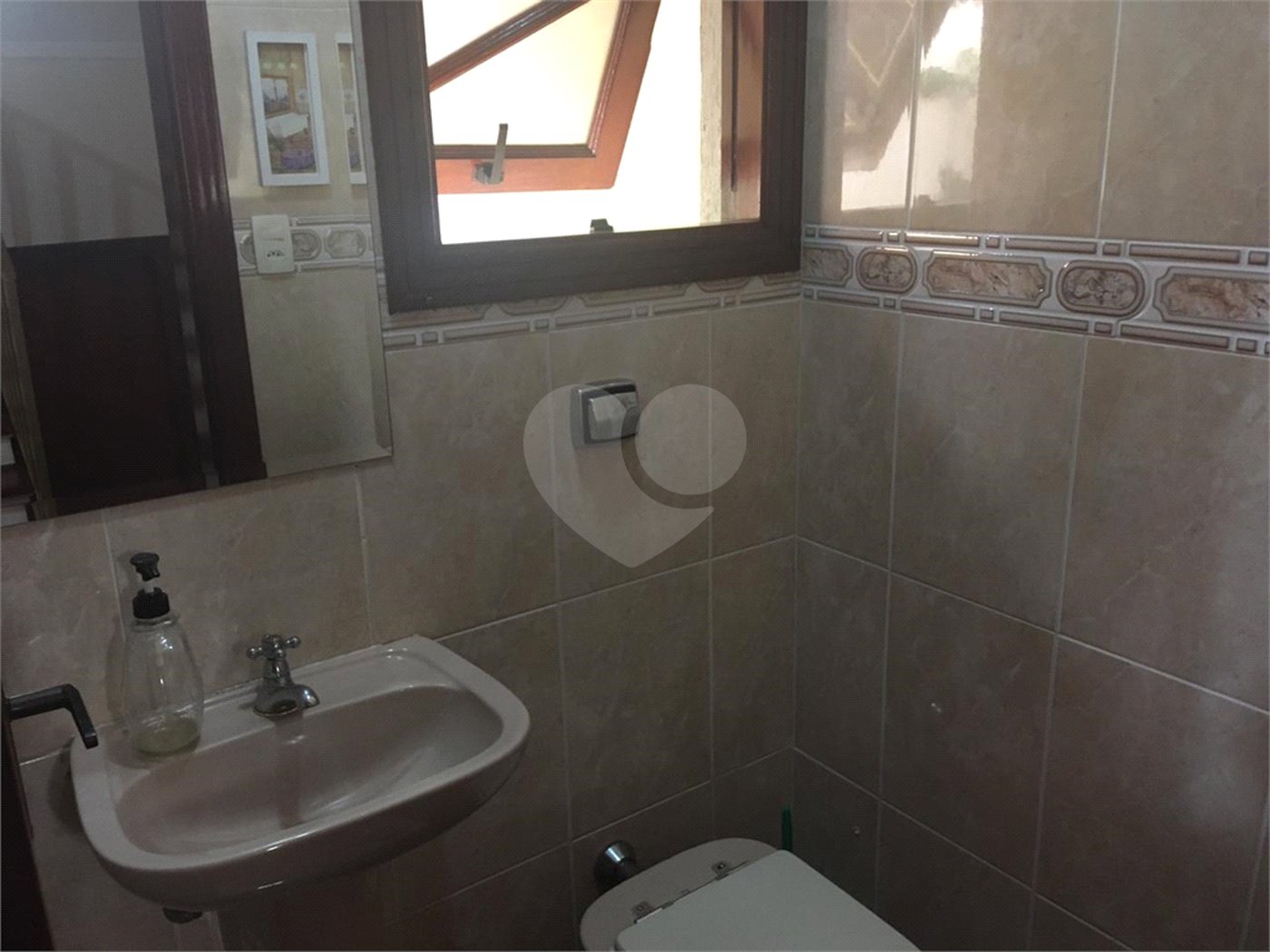 Casa à venda com 3 quartos, sendo 1 suíte, no condomínio Morada de Itapuã, São Paulo - SP