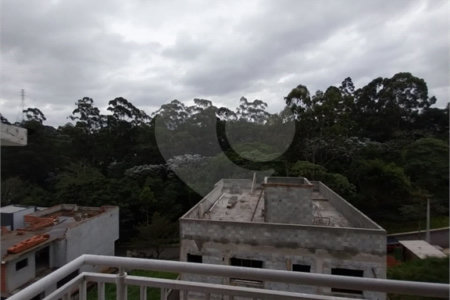 Casa à venda com 3 quartos, sendo 1 suíte, no condomínio Mosaico da Serra, Mogi das Cruzes - SP