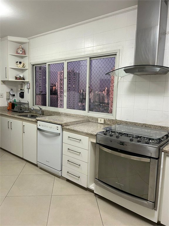 Apartamento à venda com 4 suítes em Real Parque, São Paulo, SP