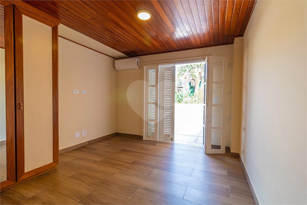 Casa à venda com 4 quartos, sendo 3 suítes,  em Interlagos, São Paulo, SP
