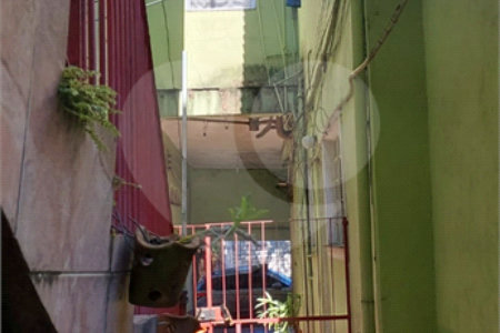 Sobrado à venda com 4 quartos em Vila Mira, São Paulo, SP
