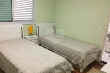 Condomínio à venda com 4 quartos, sendo 2 suítes, em Colinas do Paratehy, Mogi das Cruzes, SP
