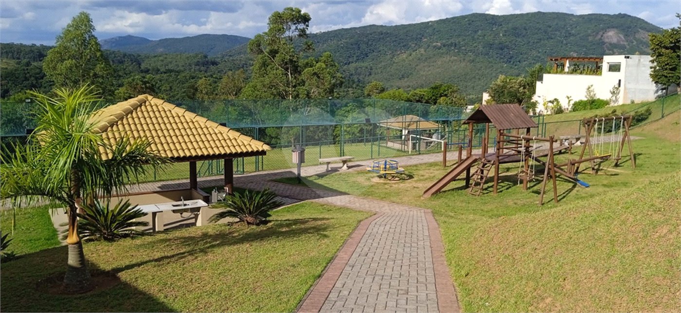 Casa à venda com 3 suítes em Jundiaizinho (terra Preta), Mairiporã, SP