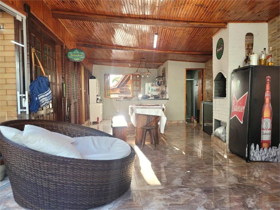 Chalé à venda em Atibaia 140m²– Condomínio fechado com lazer completo