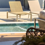 Indaiatuba - Quintas da Terracota - 1252 m² de terreno - casa térrea com 514 m² de área construída -3 vagas de garagem cobertas e 3 descobertas Lavabo - Sala de estar e jantar amplas e integradas - Escritório privativo - Cozinha toda equipada com geladeira, forno, micro-ondas, lava-louças,
