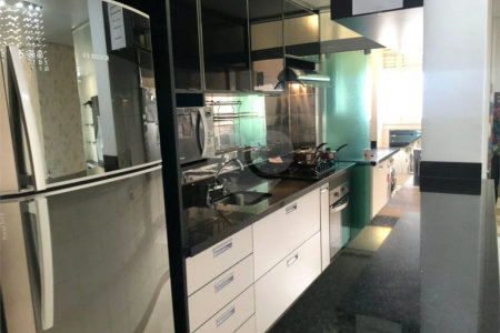 O Seu Apartamento Exclusivo: 74 m² Reformados ao Lado do Ibirapuera!