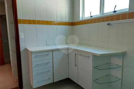 Casa charmosa e elegante localizada no deslumbrante Condomínio Villagio Capriccio Louveira SP
