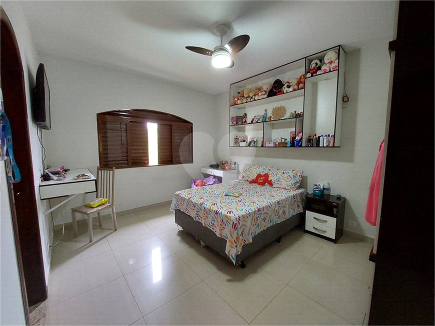 Casa à venda com 5 quartos, sendo 3 suítes, no Centro, Mairiporã, SP