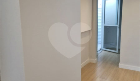 Cobertura à venda com 3 quartos, sendo 2 suítes,  em Cachamorra, Rio de Janeiro, RJ