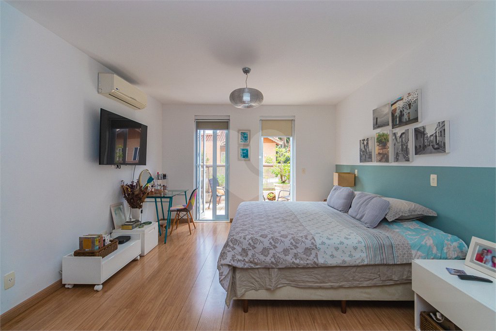 Casa à venda com 4 suítes no condomínio Vila Inglesa, São Paulo - SP