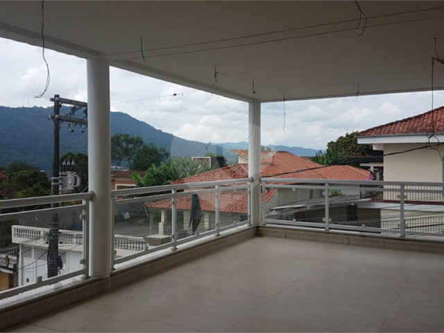 Casa à venda com 5 quartos, sendo 3 suítes,  em Serra da Cantareira, Mairiporã, SP
