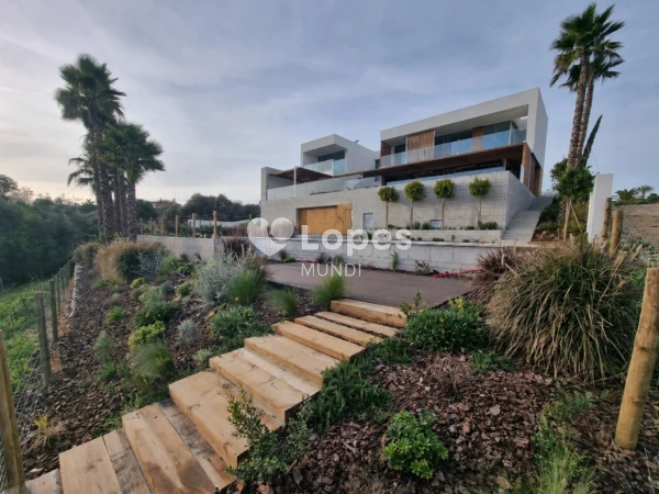 Casa com 4 quartos à venda em Lagos, Algarve, Portugal – Piscinas e jardim mediterrânico