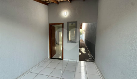 Casa à venda com 2 quartos em Ikaray, Várzea Grande, MT