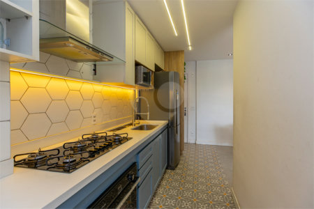 Apartamento à venda com 3 quartos, sendo 1 suíte, em Alto da Boa Vista, São Paulo, SP
