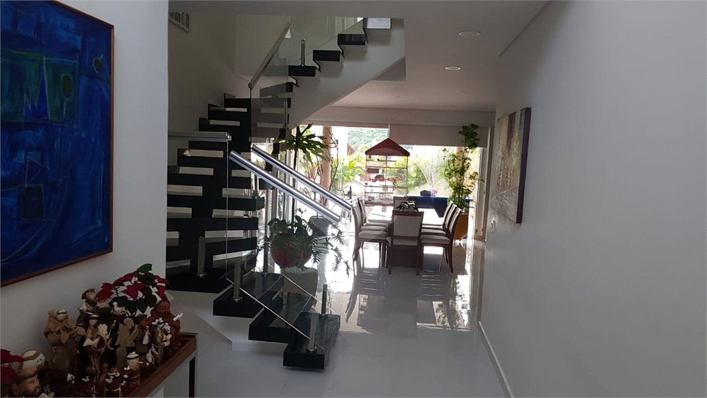 Casa à venda com 5 suítes no condomínio Vale do Sol, Bom Jesus dos Perdões - SP