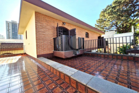 Casa à venda com 4 quartos, sendo 1 suíte, em Alto da Boa Vista, São Paulo, SP