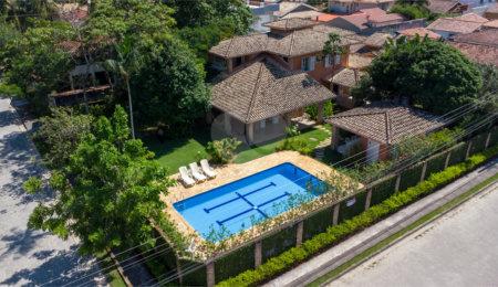 Casa à venda com 6 quartos, sendo 4 suítes,  em Barequeçaba, São Sebastião, SP