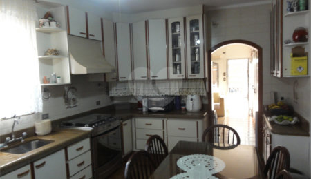 Sobrado à venda com 6 quartos, sendo 4 suítes,  em Tremembé, São Paulo, SP
