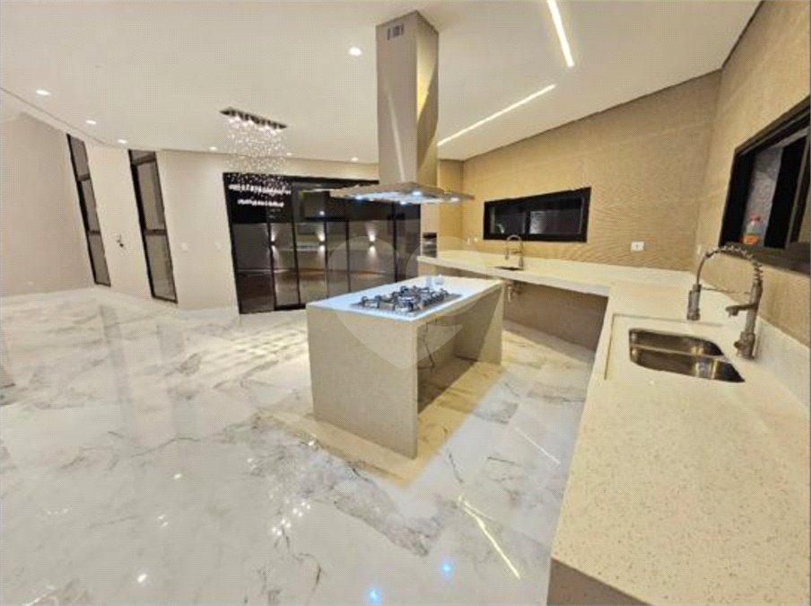 Casa à venda com 4 suítes no condomínio Villas do Jaguari, Santana de Parnaíba - SP