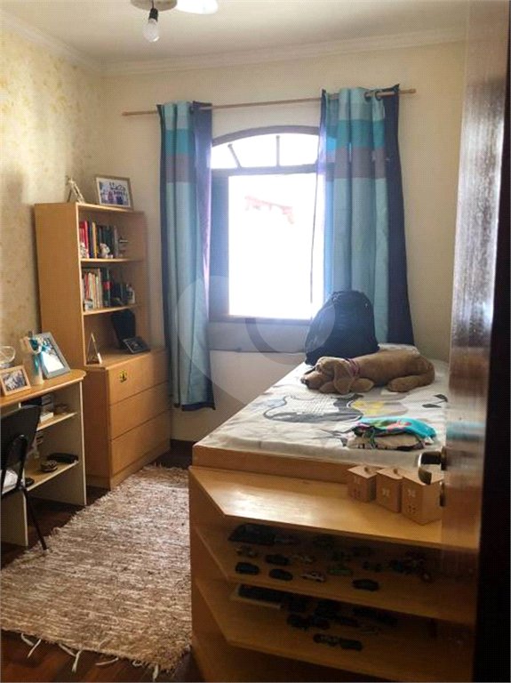 Casa à venda com 4 quartos, sendo 2 suítes,  no condomínio Altos da Serra 1, São José dos Campos - SP