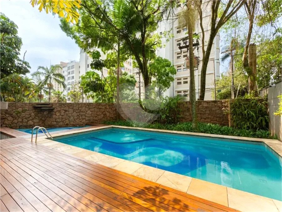 Apartamento à venda ou para alugar com 3 suítes em Real Parque, São Paulo, SP